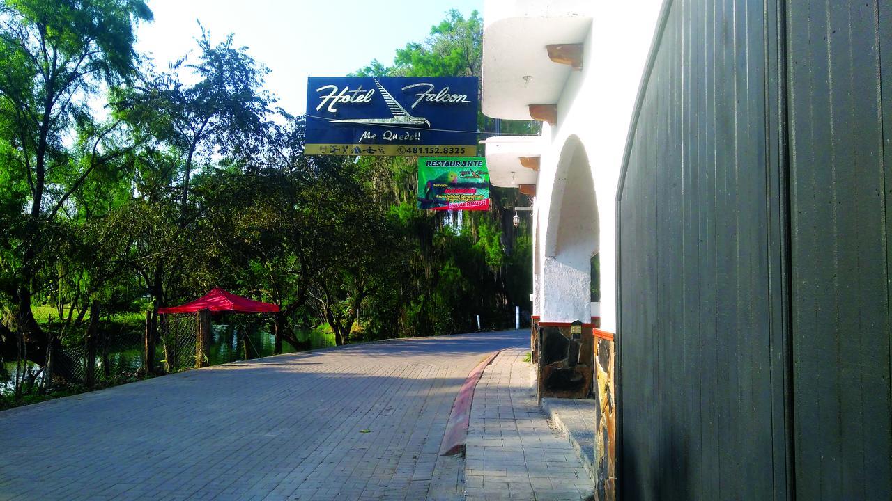Hotel Falcon تاماسكوبو المظهر الخارجي الصورة