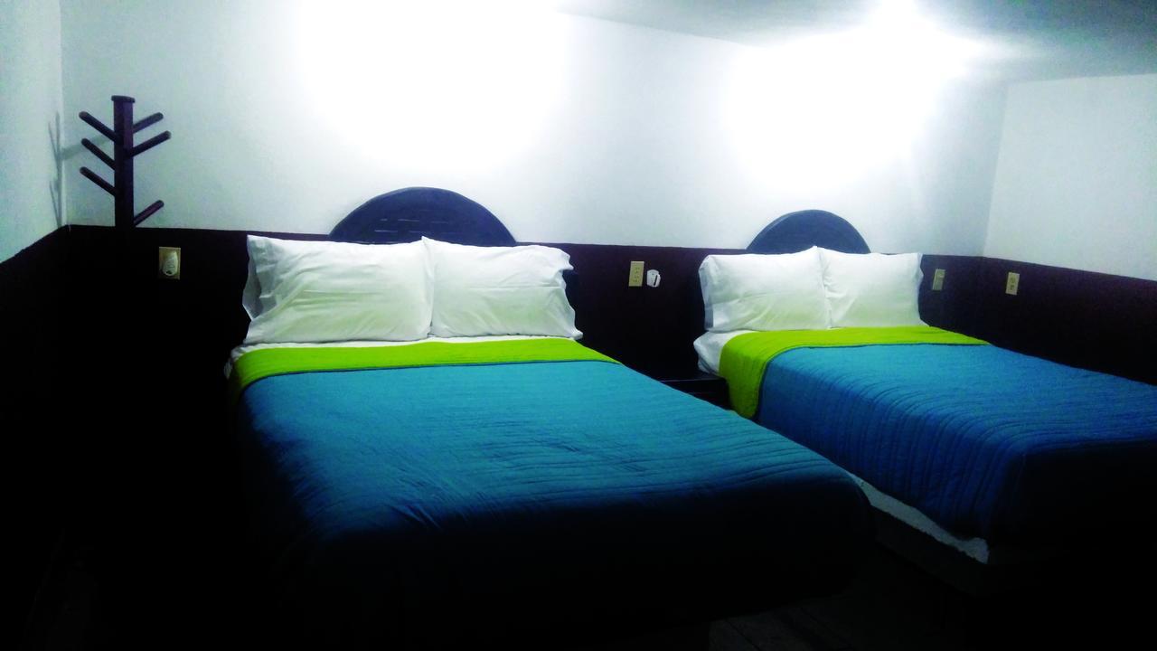 Hotel Falcon تاماسكوبو المظهر الخارجي الصورة