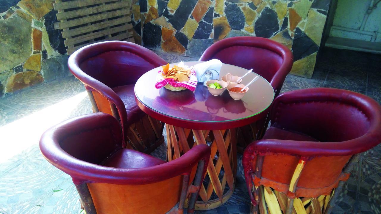 Hotel Falcon تاماسكوبو المظهر الخارجي الصورة