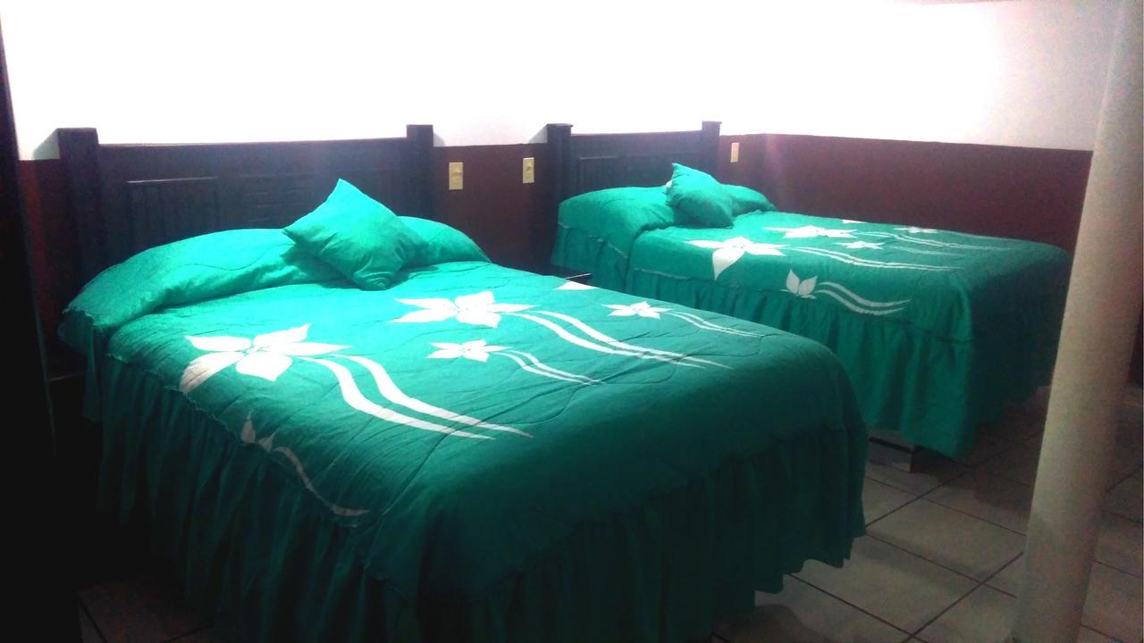 Hotel Falcon تاماسكوبو المظهر الخارجي الصورة