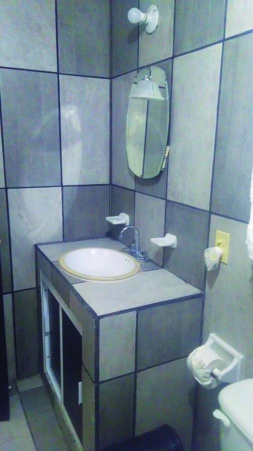 Hotel Falcon تاماسكوبو المظهر الخارجي الصورة